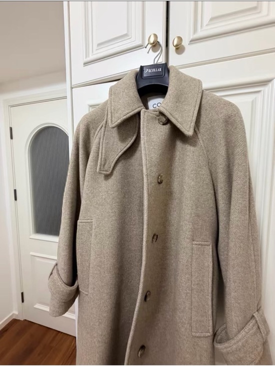 COS Oversized Rounded Wool Coat - Picture 1 of 6